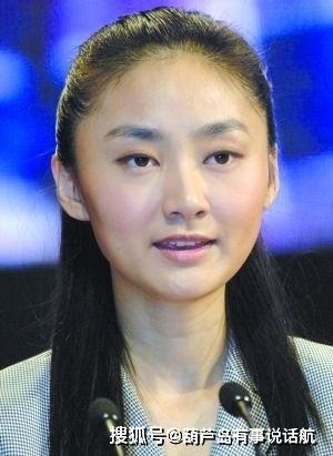 女孩街拍意外走红 神似张柏芝(女孩街拍意外走红，神似张柏芝，一次美丽的邂逅)