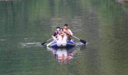男子划船下班 25分钟车程划了3小时(男子划船下班，一场意料之外的漫长旅程)