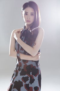 蒋欣吃关晓彤同款“彩椒碗”蒋欣与关晓彤同款的彩椒碗，美食背后的故事)