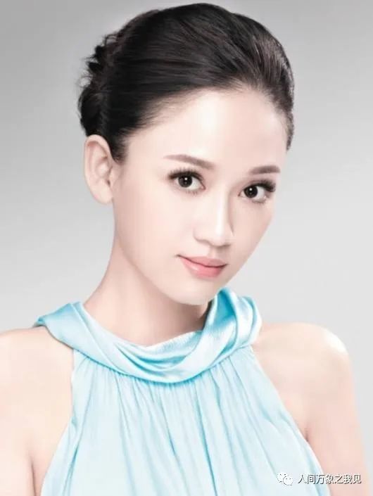 宗馥莉耳环疑为黄杨钿甜耳环同款(宗馥莉耳环疑为黄杨钿甜耳环同款，时尚潮流下的微妙关联)