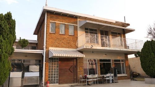 黄杨钿甜手指别墅并非她家(黄杨钿甜手指背后的故事,别墅并非她的家) 黄杨钿甜手指别墅并非她家(黄杨钿甜手指背后的故事,别墅并非她的家)