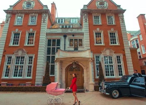 黄杨钿甜手指别墅并非她家(黄杨钿甜手指背后的故事,别墅并非她的家) 黄杨钿甜手指别墅并非她家(黄杨钿甜手指背后的故事,别墅并非她的家)