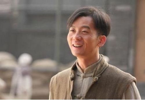 61岁演员刘金山回应女儿才9岁(刘金山，女儿九岁，人生舞台上的温情与坚持)