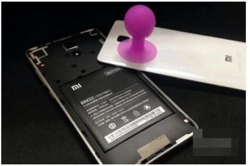 手机怎么换电池 华为