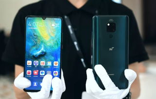 华为手机怎么融视频 华为手机怎么融视频