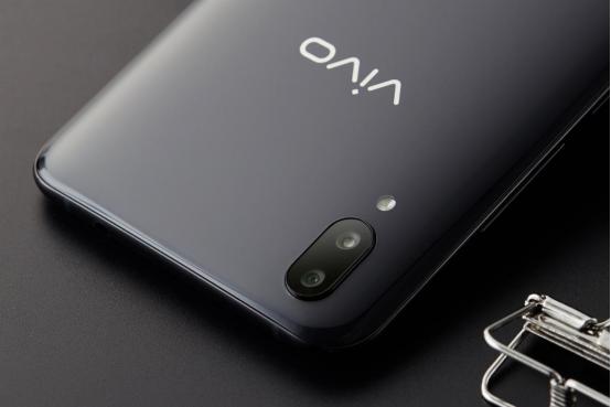 vivo手机照片怎么传入华为手机