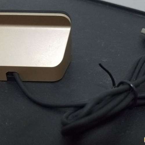 华为手机支架怎么充电