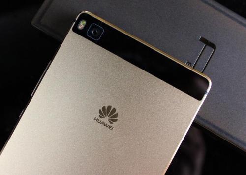 华为手机后盖怎么揭开