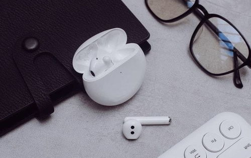 手机华为耳机怎么带