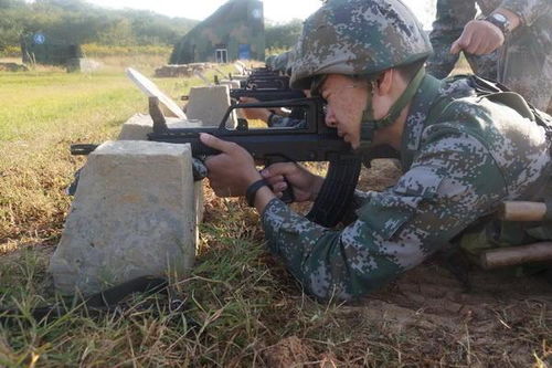 可刺可射 中国军人用匕首枪实弹射击 可刺可射 中国军人用匕首枪实弹射击