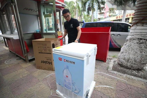 街头“神奇冰柜”免费水越取越多