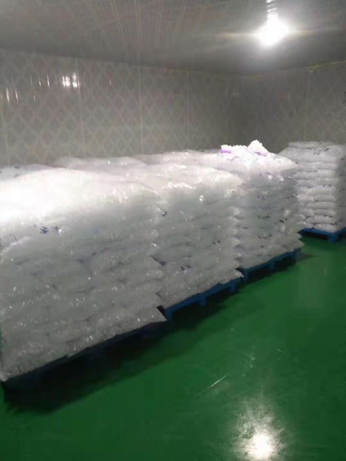 苏超运15吨冰块降温