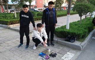 运城盐湖回应3名男子酒后在湖边便溺